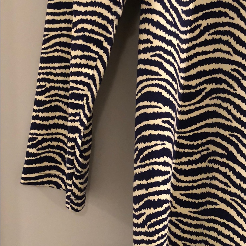 J.McLaughlin Pattern Top - Picture 3 of 5